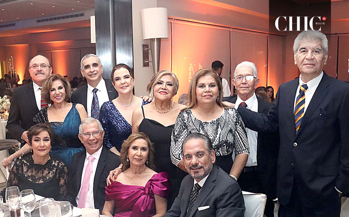 Los más de 150 asistentes fueron recibidos por la decoración floral de Opciones para Eventos y refrescantes bebidas