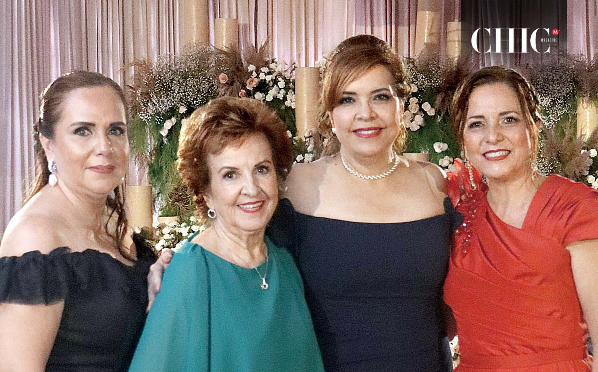 ROCIO DE MOLINA, CAROLINA DE MOLINA, LUCY MOLINA Y CARO MOLINA llegaron con sus mejores sonrisas