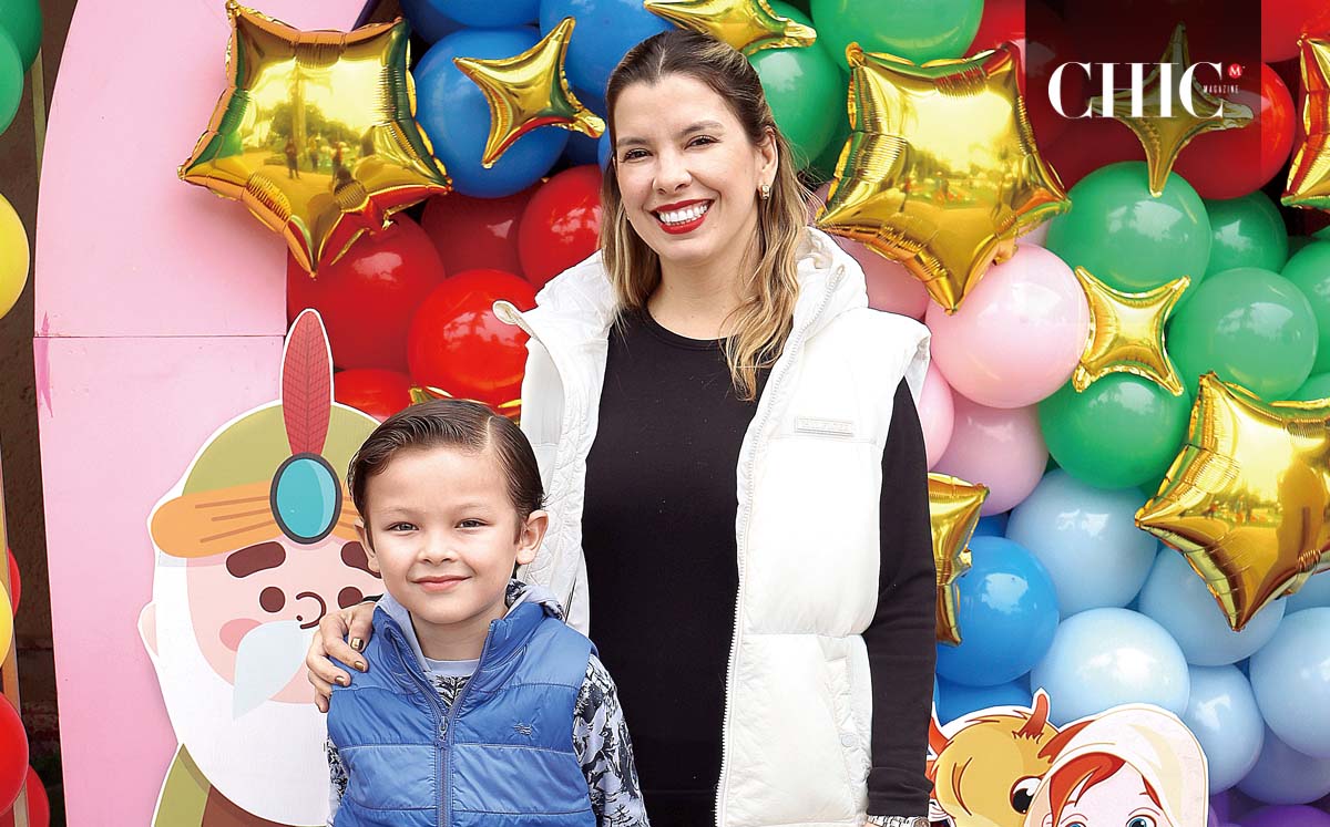 RICARDO ELIZONDO Y MARIANA ELIZONDO brincaron y rieron en los juegos inflables