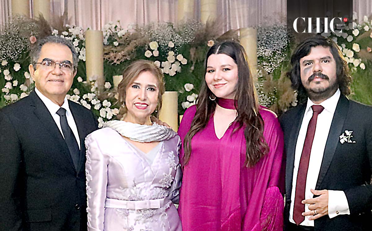 AURELIO PIÑA, CLARA PLAZA, LAURA BARBA Y LUIS AURELIO PIÑA nos regalaron sus mejores sonrisas en el Centro Deportivo Español