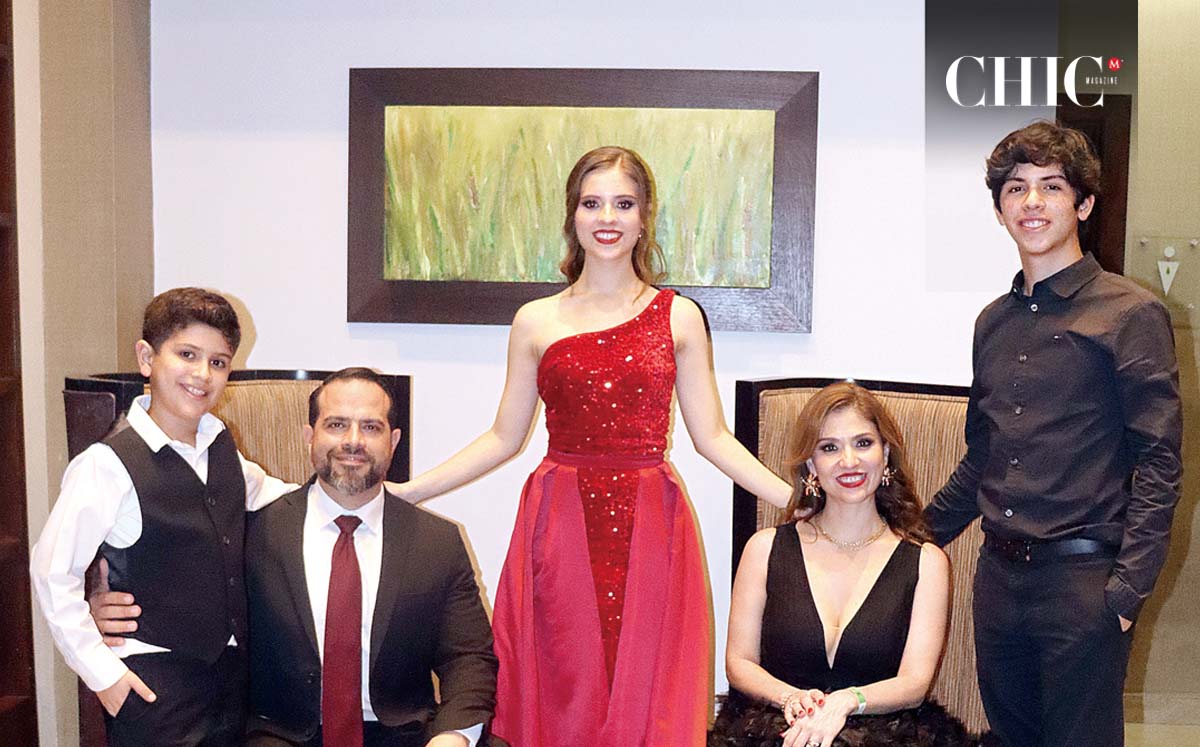 RODRIGO SALDÍVAR, ATENÓGENES SALDÍVAR, REGINA SALDÍVAR, ALEJANDRA SALAZAR Y SANTIAGO SALDÍVAR le dieron la bienvenida al Año Nuevo