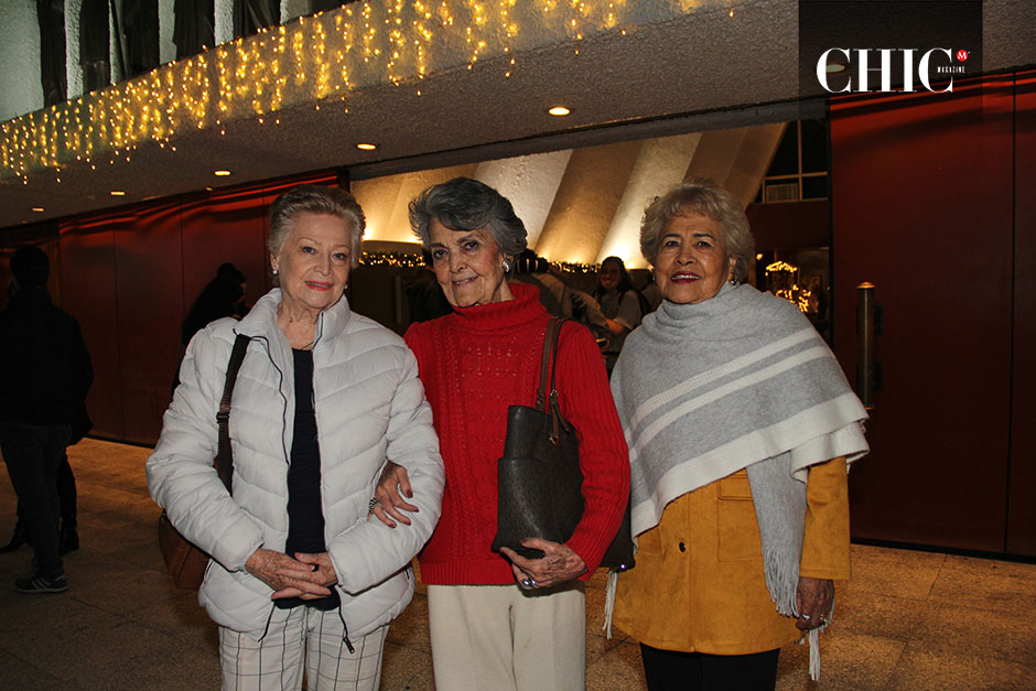 Eugenia Rafols, Mary Limberopulos y Celia Cruz.