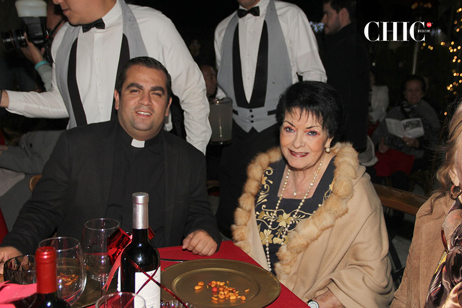 Padre José Guadalupe Plascencia y María Cristina Ruiz.