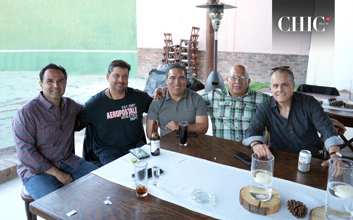 Jesús, Jaime, Nikima, Chispas y Grillo