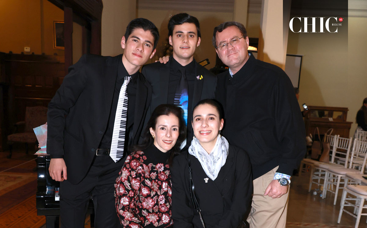 Mikel, Jacobo, Yaco, Mayte y María Teresa