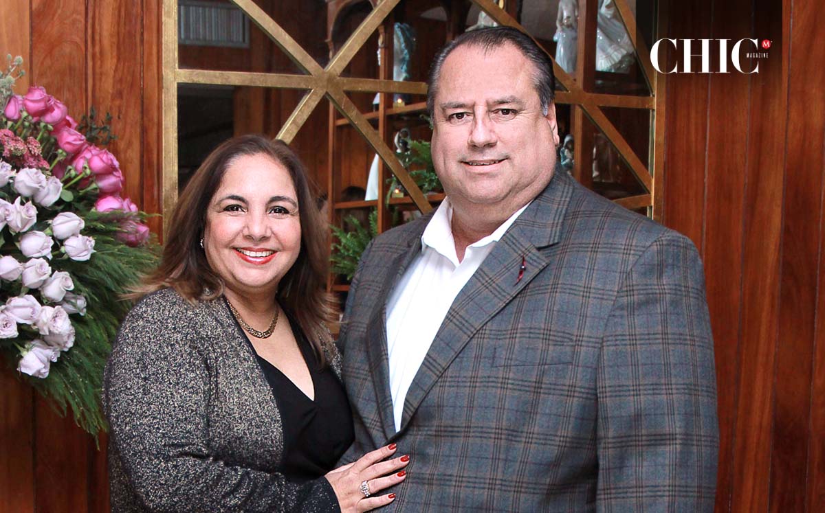 ALEJANDRA GUERRERO Y JAIME HERRERA disfrutaron de un brindis en honor a María Fernanda