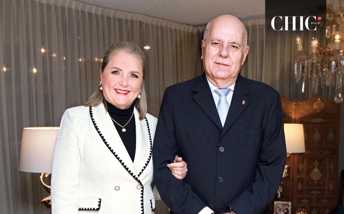 BEGOÑA DE AZCÁRRAGA Y CARLOS AZCÁRRAGA nos regalaron sus mejores sonrisas en la pedida