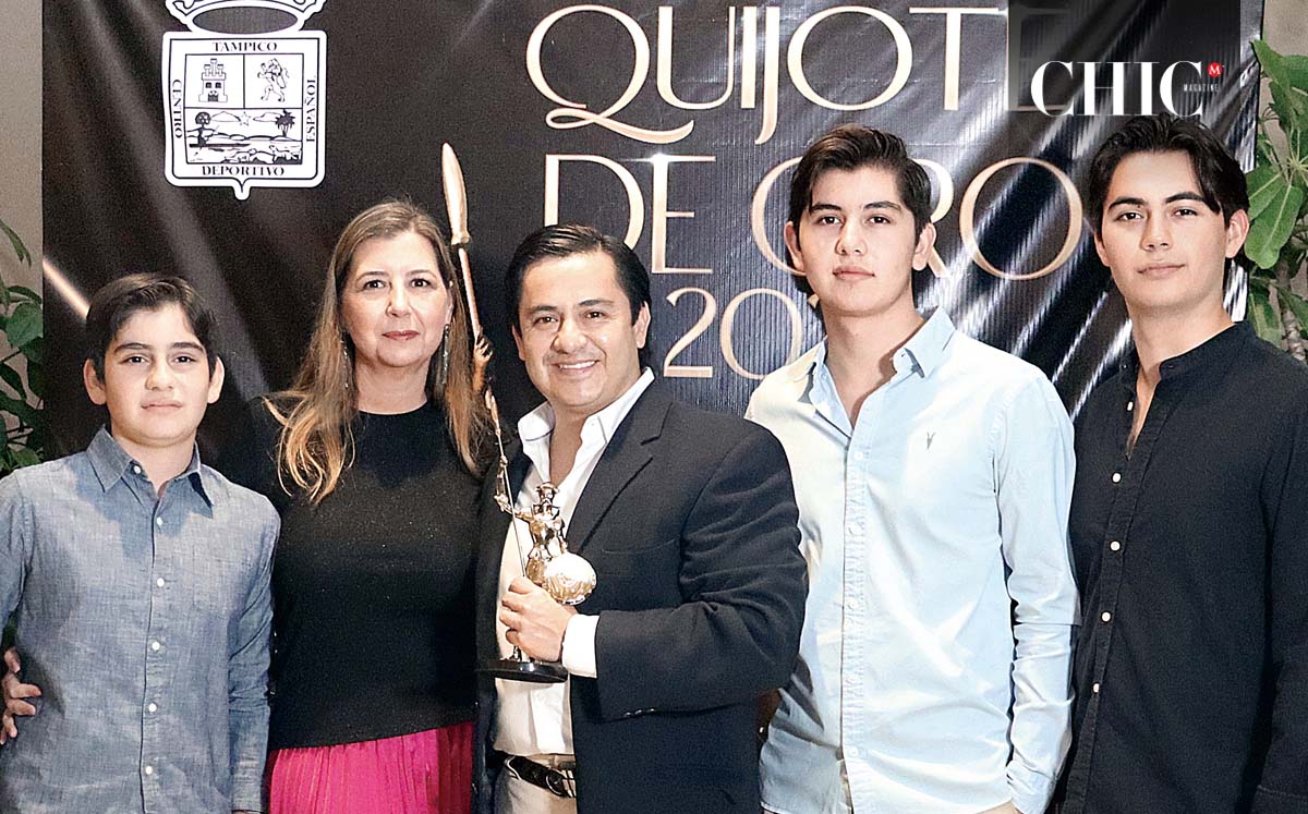 JUAN PABLO NÚÑEZ, CARMEN ELY DE LA GARZA, LUIS NÚÑEZ, SANTIAGO NUÑEZ Y LUIS ARTURO NÚÑEZ disfrutaron de la celebración
