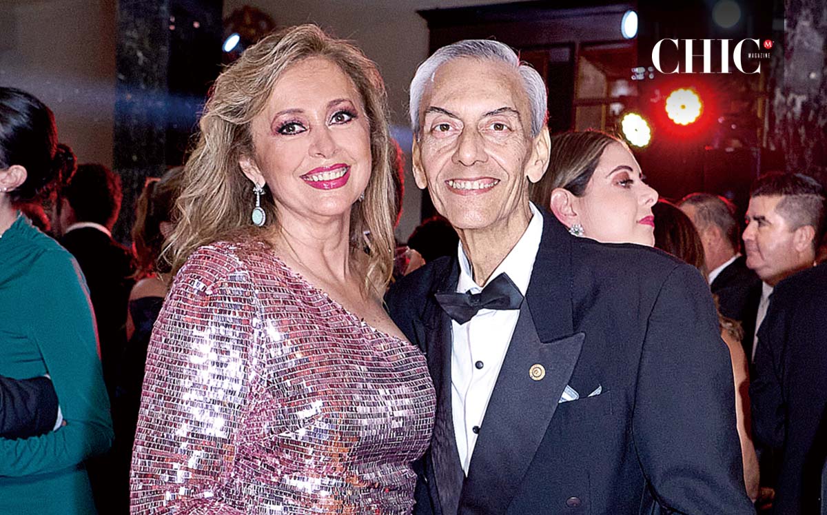 CHARY FERNÁNDEZ Y JOSÉ ÁLVAREZ disfrutaron de la música del DJ Mike Reyes