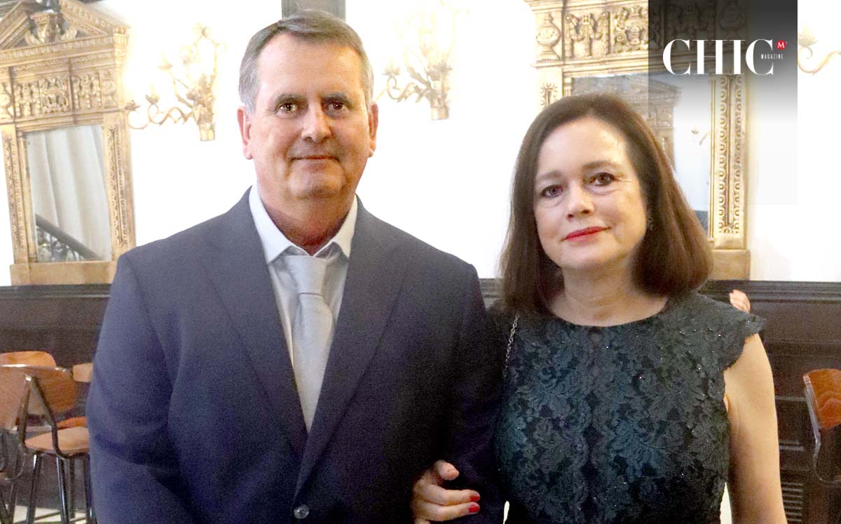 MARTA RODRÍGUEZ BILBATUA Y GERARDO BILBATUA disfrutaron de pollo al vino relleno, platillo vegetariano y lasaña de berenjena