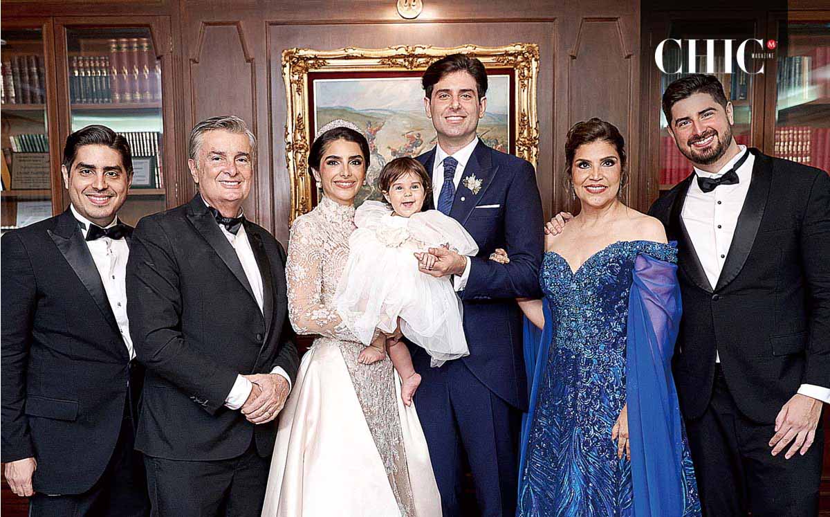 FAMILIA DE LA NOVIA. ALBERTO FERNÁNDEZ, JUAN MANUEL FERNÁNDEZ, ROXANA FERNÁNDEZ, ARIADNI SAVVALAS, ODYSSEAS SAVVALAS, ANA MARÍA SALAZAR Y JUAN MANUEL