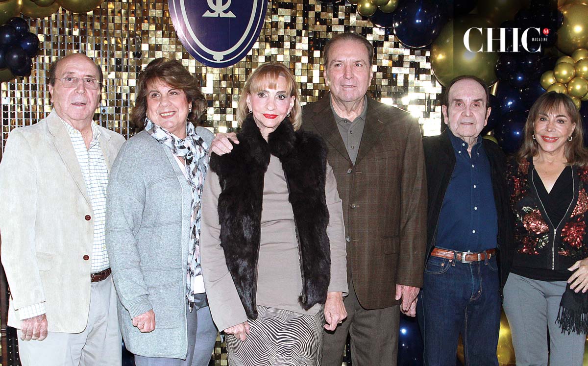 JOSÉ GOCHICOA, MIREYA DE GOCHICOA, GABY LERA, CARLOS GOCHICOA, MANUEL RAVIZÉ Y SANDRA TAMEZ felices en el aniversario del Casino Tampiqueño