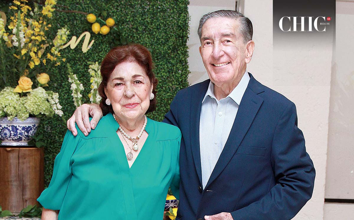 DEYANIRA DE ORTIZ Y MIGUEL ORTIZ degustaron de una entrada de carnes frías y una crema de cilantro
