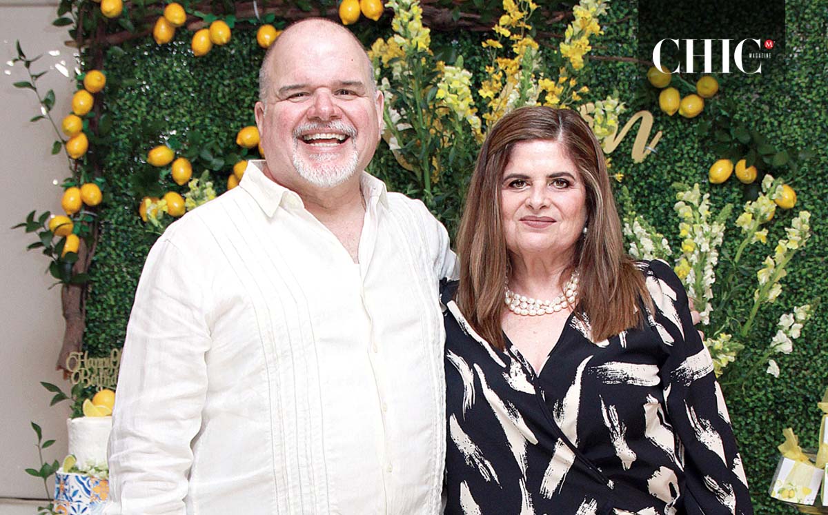 JOAQUÍN ENGROÑAT Y ROSA MARÍA SANTOS felices en el festejo