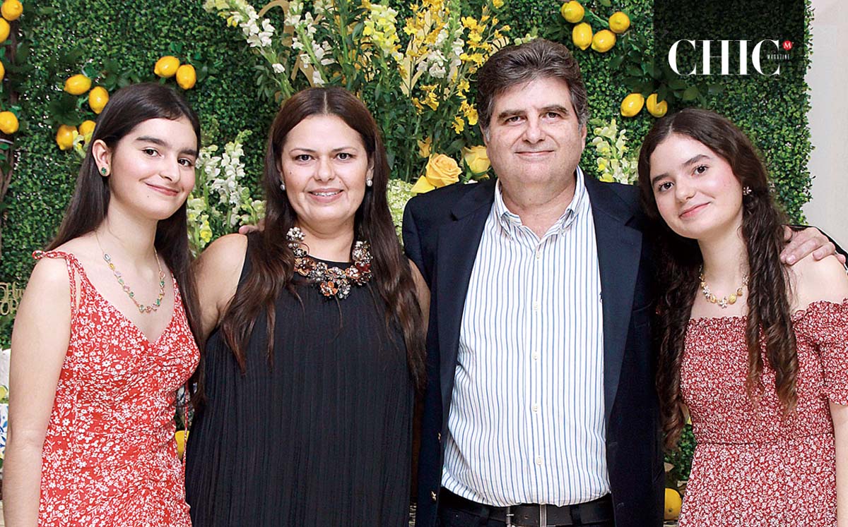 PAMELA SANTOS, PAMELA ROSALES, RUBÉN JOSÉ SANTOS Y SCARLET SANTOS disfrutaron de la decoración