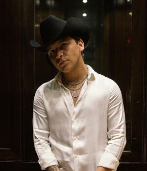 Christian Nodal dedica canción a la hija que tuvo con Cazzu (Instagram)