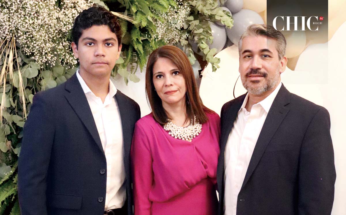 JAVIER CANSECO, JESSICA GÚZMAN Y JUAN CARLOS CANSECO llegaron con sus mejores outfits al festejo