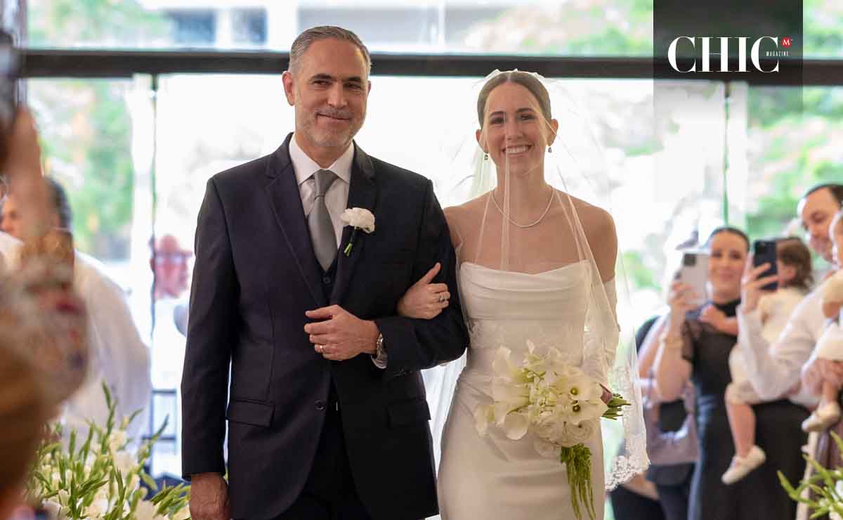 La novia del brazo de su papá Nicolas Madahuar Boehm / Fotos: Fernando Duarte @fernandodumont1