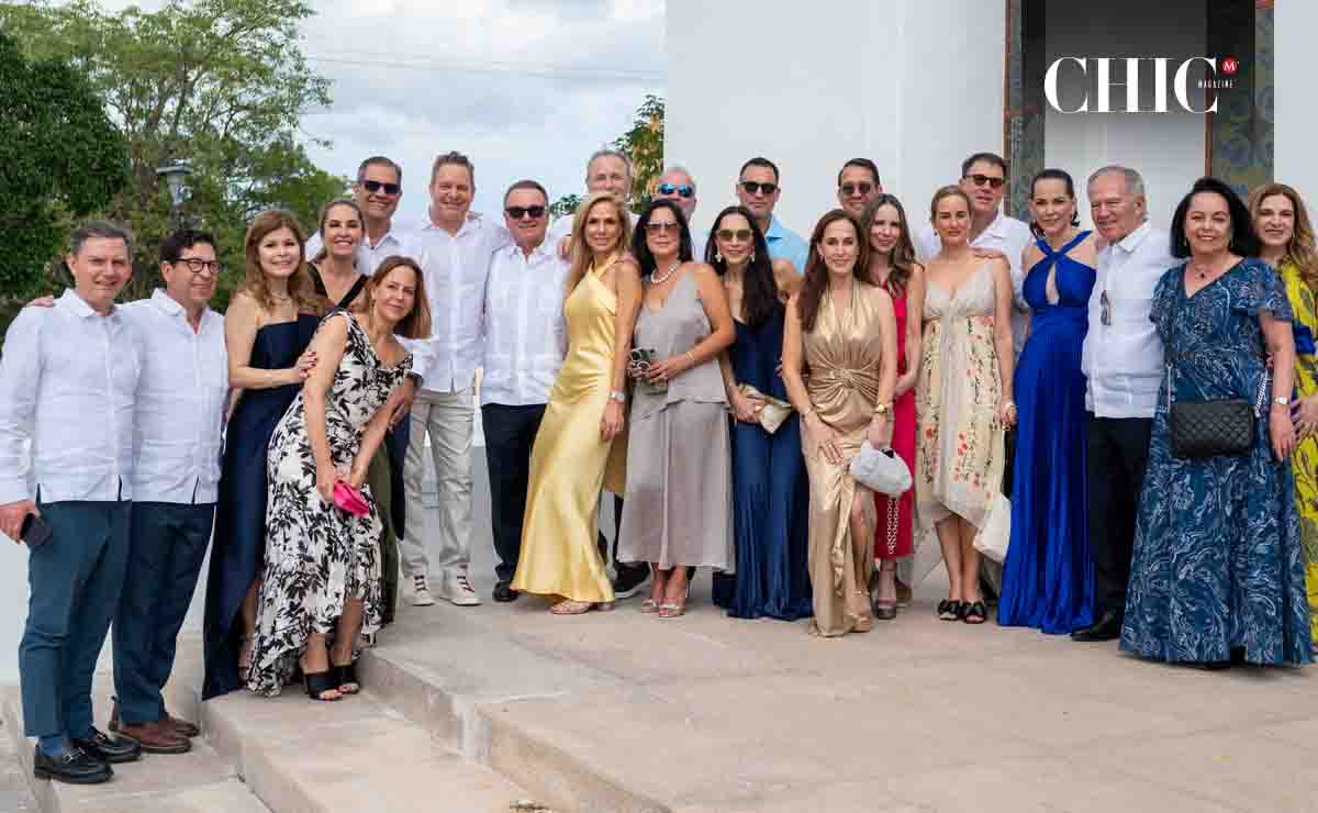 Raúl Farías y  Chiquis de Farías junto a un grupo de amigos que viajó desde Monterrey / Fotos: Fernando Duarte @fernandodumont1