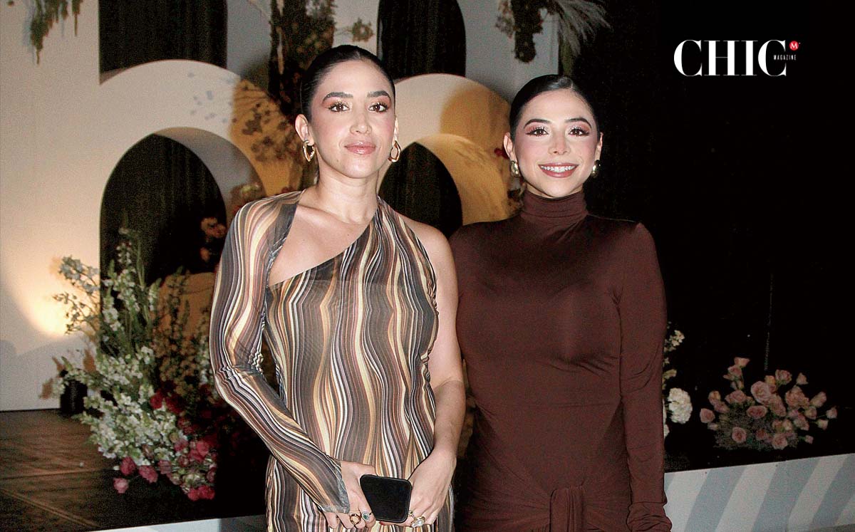 GISELLE MANZUR Y NICOLE MANZUR disfrutaron de la misa a cargo del padre Gustavo Solís