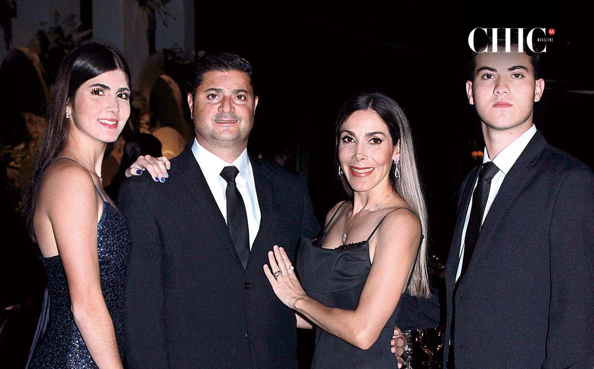LILIAN NADER, EDUARDO NADER, LILIAN ATALA Y EDUARDO NADER nos regalaron sus mejores sonrisas