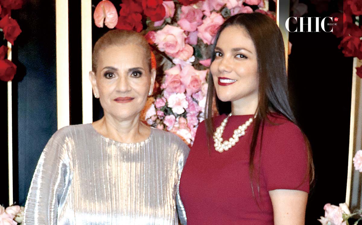 MARÍA EUGENIA GONZÁLEZ Y ADRIANA COBOS llegaron con sus mejores outfits al evento