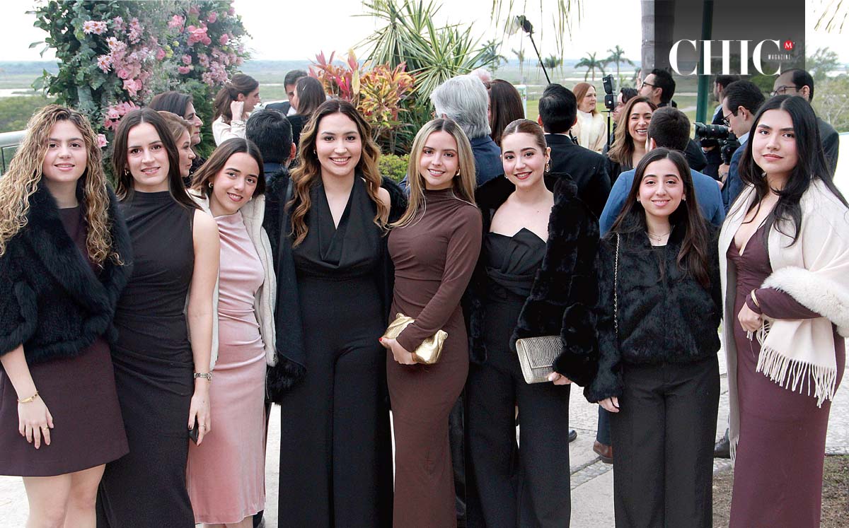 ODETTE NADER, VALERIA GONZÁLEZ, ADRIANA DE LA GARZA, ROSY ALMENDAREZ, ANA CARMEN MADERO, REBECA FERNÁNDEZ, LORIS PEÑA Y JIMENA FERNÁNDEZ felices