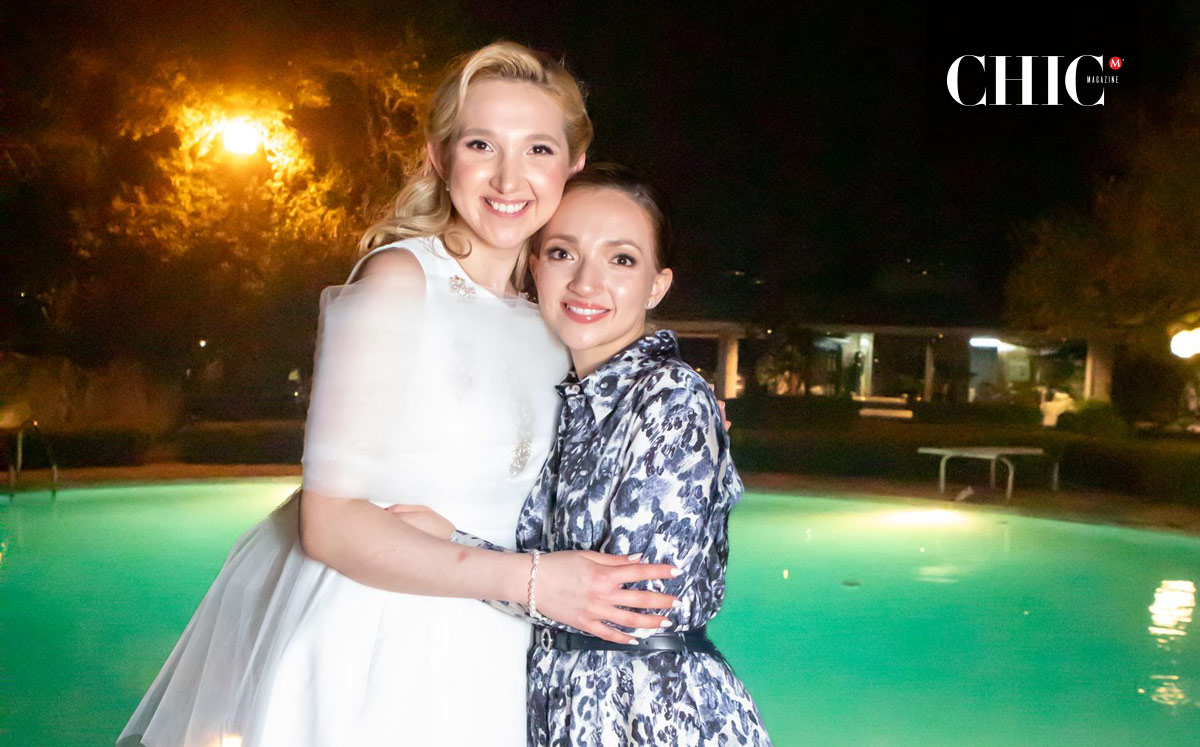 La novia con su hermana Luisa Carolina Villarreal