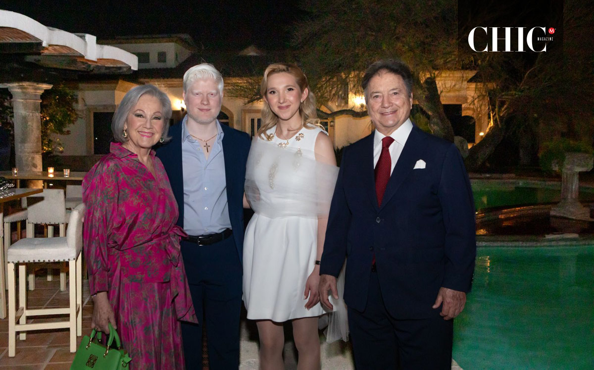 Los novios junto con los abuelitos de Patricio, Catalina Sada y Eduardo García