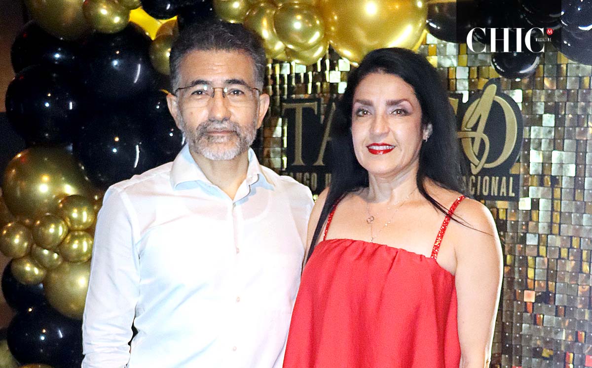 JORGE MOJARRO Y MARI BUJANOS estuvieron felices durante el aniversario de Tango Uno