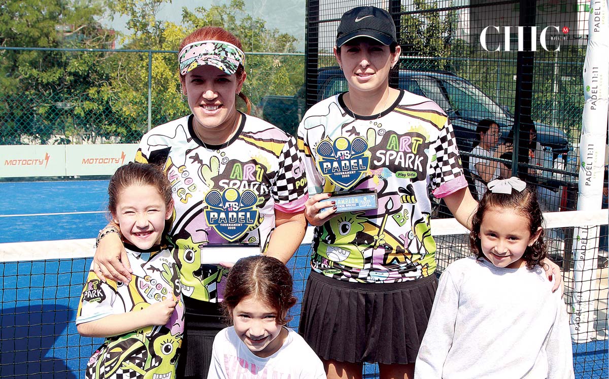 SAGRARIO ZAPIÉN, JUDY COLLADO, VALENTINA  MENDIOLA, ANA PAU MENDIOLA, JUDY URDAIBAY  disfrutaron en familia del torneo de padel del ATS