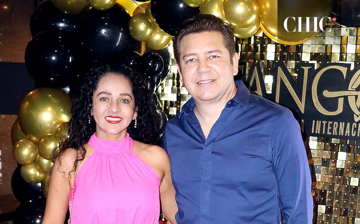XÓCHITL TORRES Y VÍCTOR MELLADO nos regalaron sus mejores sonrisas