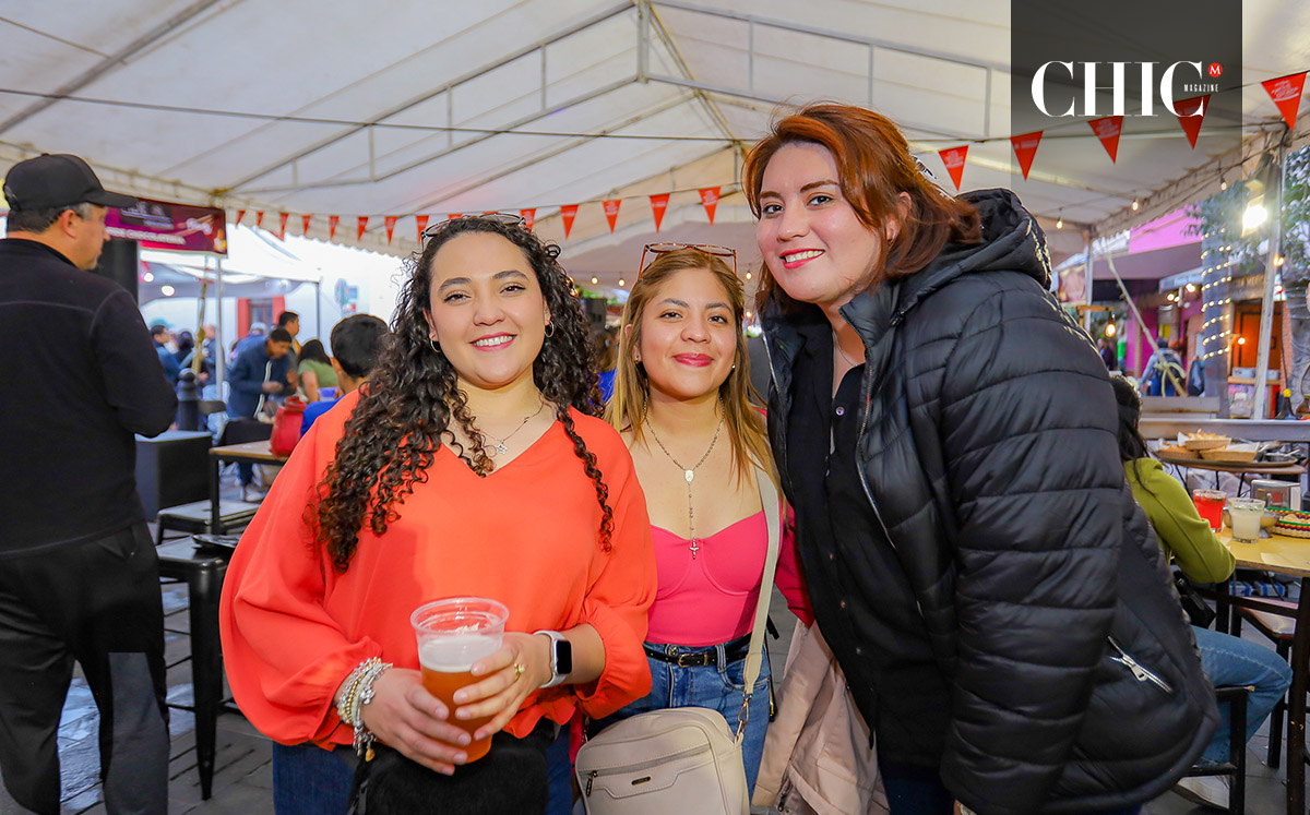Denisse Solis, Katia Romero y  Samantha Rivas (Edgar Segura)