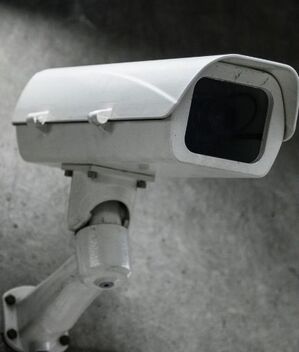 Esto opina la LFT sobre las cámaras de seguridad en el trabajo (Freepik)