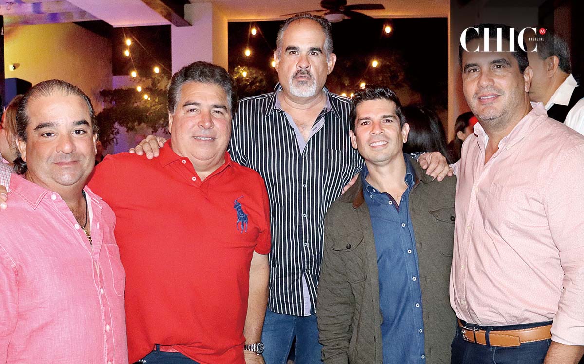 FRANCISCO DE LA SERNA, JESÚS ALTAMIRANO, ALFONSO LUNA, JAVIER GEREZ Y RUBÉN SALAZAR felices celebrando el Día del Amor y la Amistad