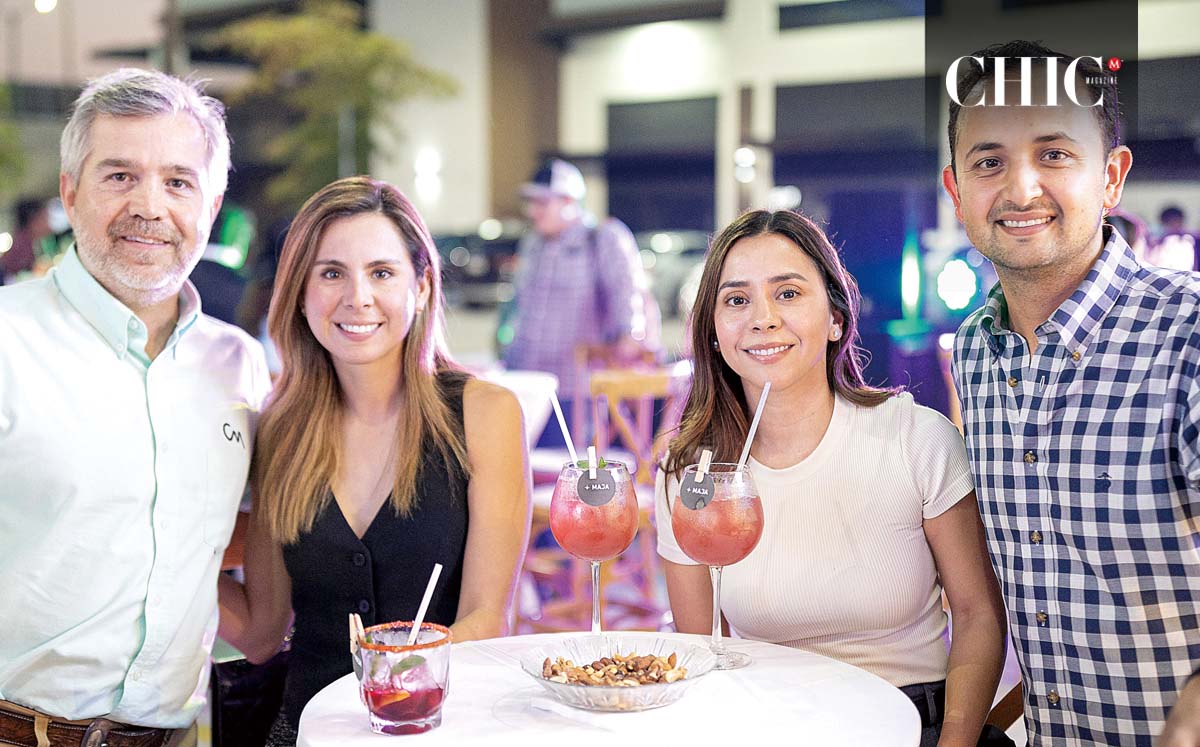 PAULINO CORCUERA, ANDREA DIEZ, LORENA CAMPILLO Y RAMON GARZA disfrutaron de una experiencia única llena de moda, música y mixología