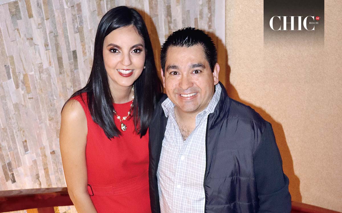 MARINA LOMELIN Y JORGE AGUAYO disfrutaron de croquetas de jaiba ahumadas en cerezo y tostadas de chiles secos