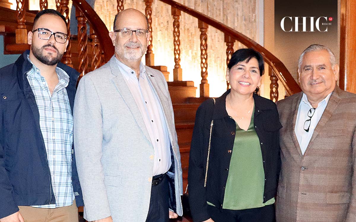 JUAN PEDRO MEDEROS, JUAN PEDRO MEDEROS, DULCE BATRES Y SERGIO TREVIÑO degustaron de guacamole con chapulines y gusanos de maguey