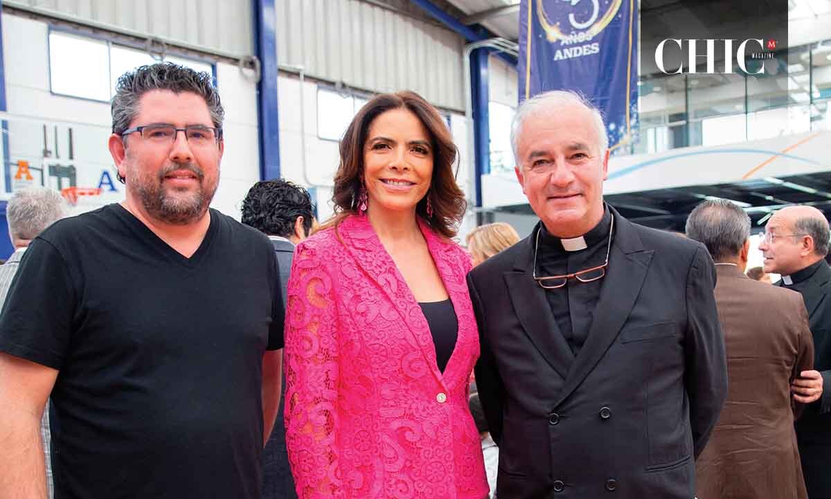 Ricardo Díaz, Olivia Salomón y Padre Ángel Espinoza