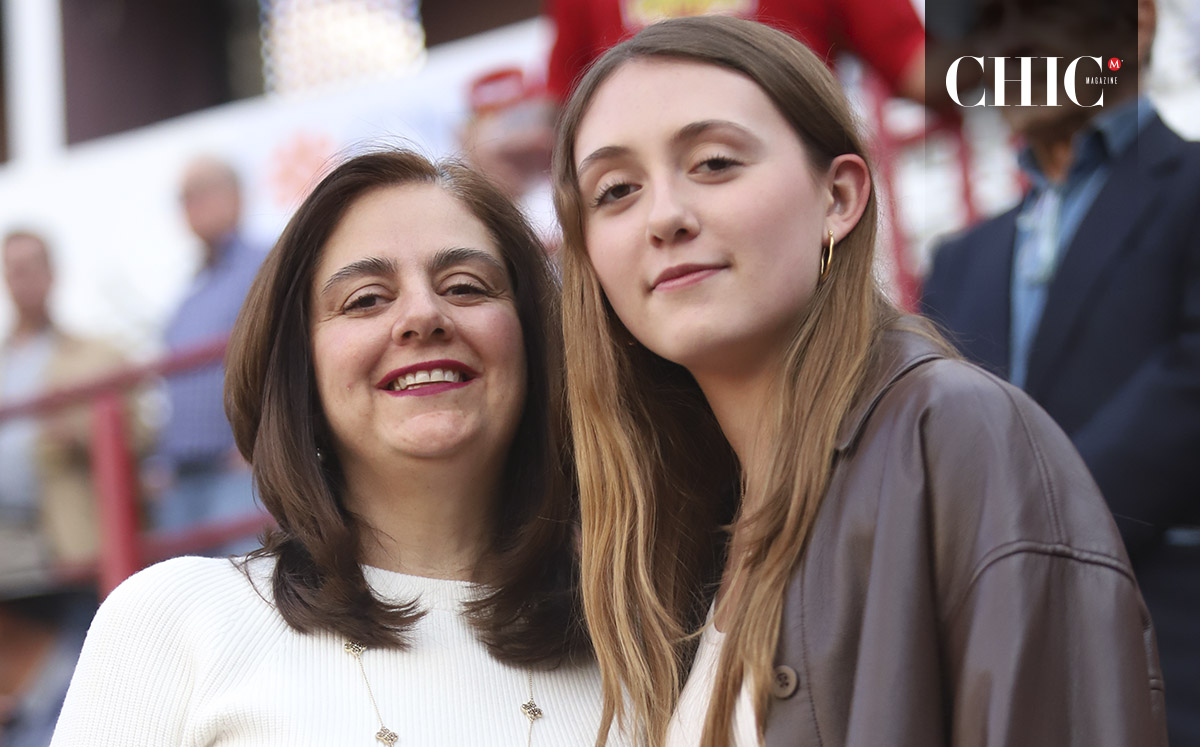 Vanessa Santacruz y Valeria Zamudio