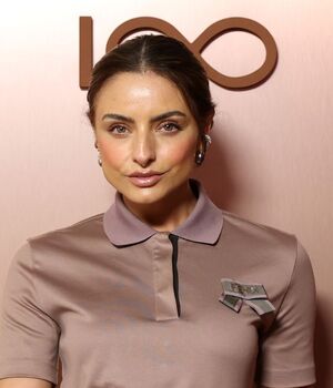 El look de Aislinn Derbez que está dando de qué hablar (Getty Images)