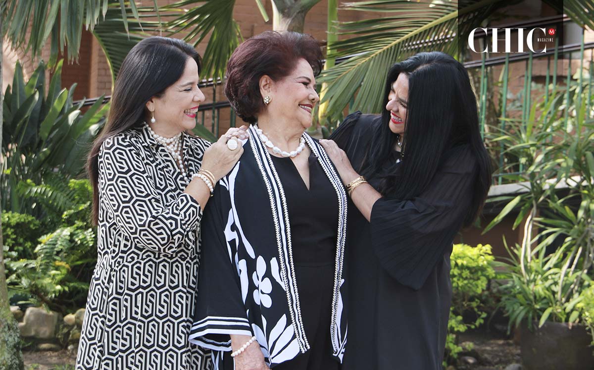 ELEONORA VÁZQUEZ, ELSA VÁZQUEZ Y ELSA VÁZQUEZ compartieron un lindo momento durante el festejo