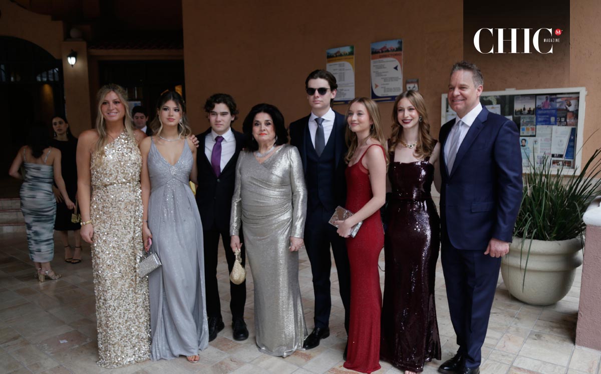 Alicia Santos, Alyssa Martínez Santos, Andres Díaz, Alicia Boesch de Santos, Alfonso Martínez, Carolina Bonrroso, Cata Santos y Beto Santos