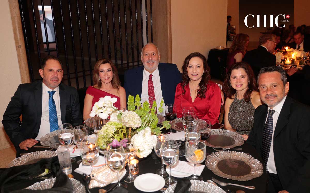 Eduardo Wise, Magda Erhard, Frank González, Isa Baumueller, Duby Quiroga y Sergio Jiménez