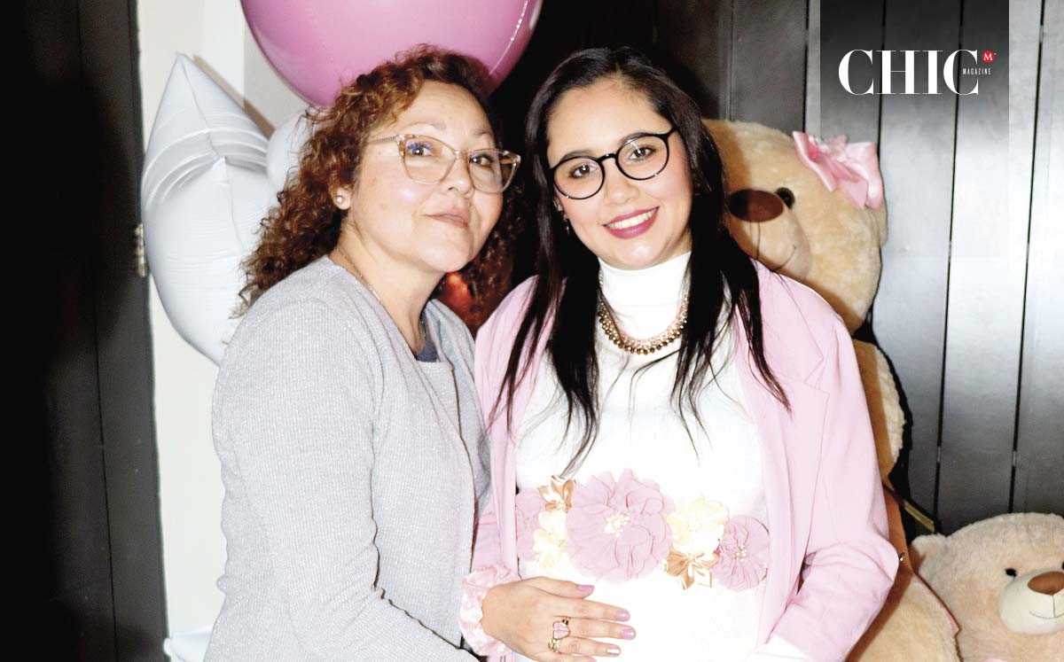 GEORGINA GARCES Y JESSICA MARTÍNEZ felices durante la celebración