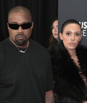Julia Fox, ex de Kanye West, usa vestido transparente en Oscars 2025 (Foto: Instagram)