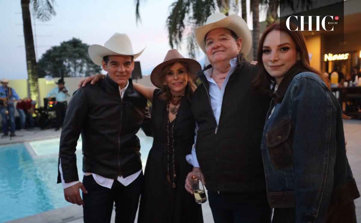 Miguel Ángel Flores Serna, Raquel Serna de FloreS, Miguel Ángel Flores Garza Y Yinel Fasci de FLores / Fotos: Cortesía