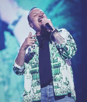 Pepe Aguilar confesó utilizar IA como ayuda terapéutica (Intagram/Pexels)