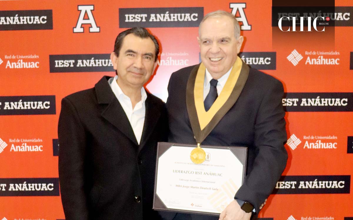 CÉSAR PONCE Y JORGE DEUTSCH disfrutaron de la ceremonia en el IEST Anáhuac