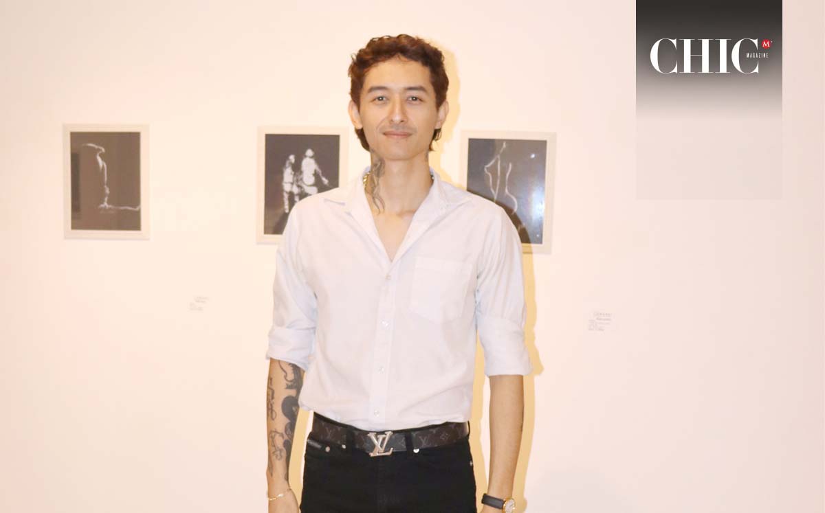 ÁNGEL ACOSTA llegó puntual a Monet Art Gallery & Suites para ver la exposición Espectro de una Osadía